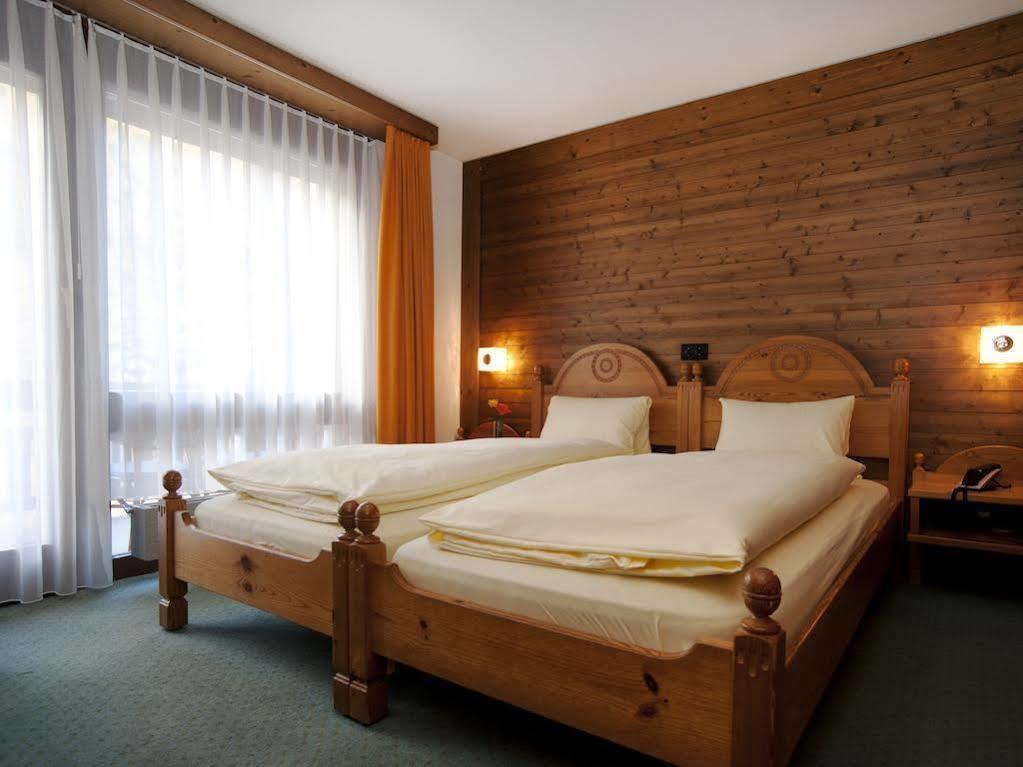 Ambiente Guesthouse Saas-Fee Bagian luar foto